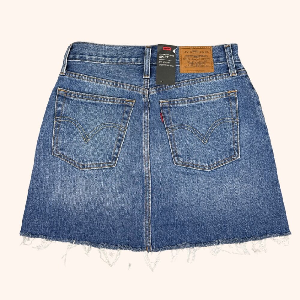 NWT Levi’s Raw Hem Deconstructed Skirt Dark Wash